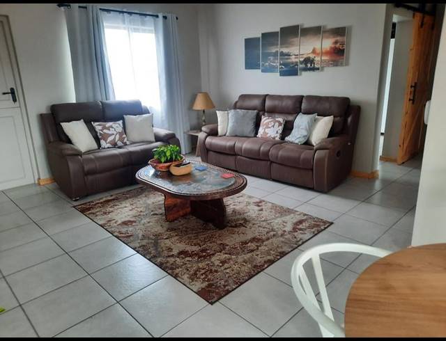 4 BEDROOM HOUSE FOR SALE IN KLEINBAAI